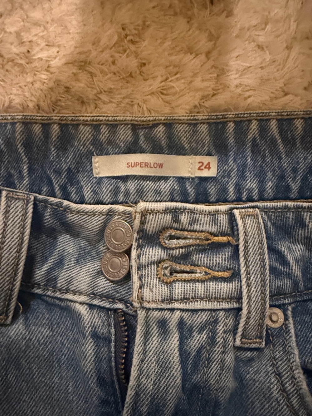 Levi's Light Blue Wide Leg Jeans with Knee Patch - Picture 4 of 5